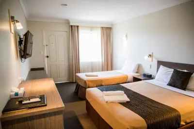Lilac City Motor Inn & Steakhouse Hotel a 