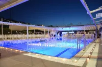Grand Cali Hotel - Pools
