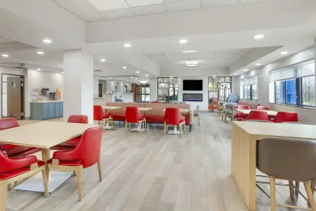 Comfort Suites Отели в г. Скотт