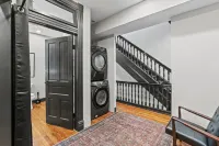 Grand, Historic Logan Circle Townhouse - Homestays