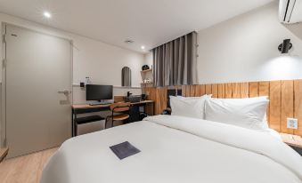 Just Stay Hotel