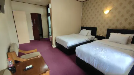 Cakra Residence Syariah Hotel Отели в г. Malang Regency