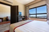 Ramada Olivie Nazareth - شرفة