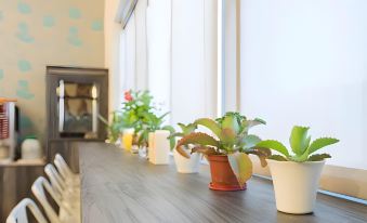 Refinement Motel