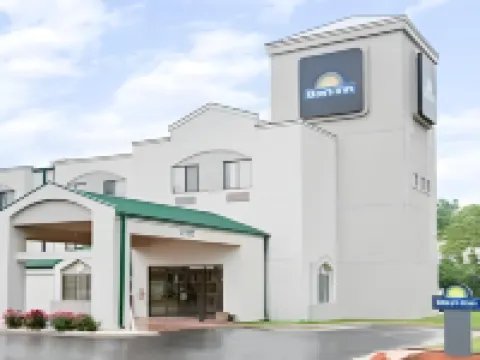 Days Inn by Wyndham Blue Springs