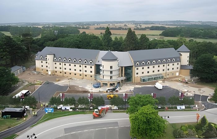 Drayton Manor Hotel