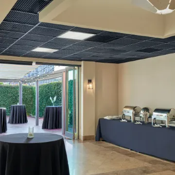 Courtyard by Marriott Culver City Los Angeles Отели рядом с достопримечательностью «Студия "Сони Пикчерс"»