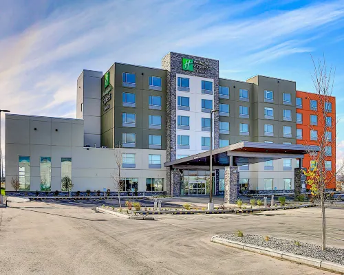 โรงแรม Holiday Inn Express & Suites Calgary Airport Trail NE บาย IHG โรงแรมในคาลการี