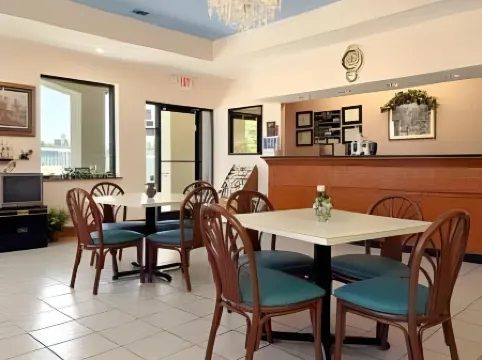 Super 8 by Wyndham Walterboro