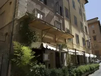 Domus Ester Các khách sạn gần Quảng trường Piazza Cavour