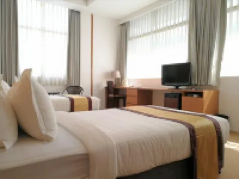 ยามา โฮเทลแอนด์รูฟท็อปบาร์