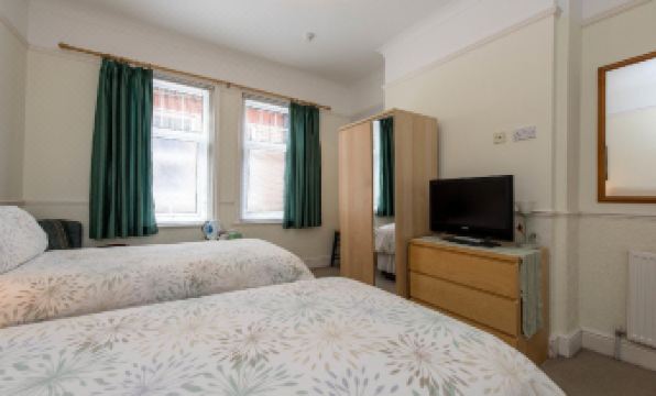 The Strand Hotel - Housity