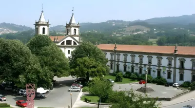 Santo Thyrso Hotel Hotels in Календаріу