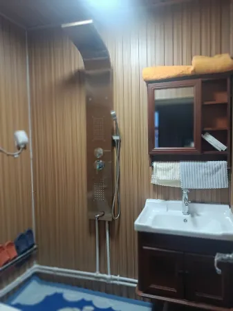 Saihanba Hanxu Farm Stay (Linyuan Road) Отели рядом с достопримечательностью «Qixing Lake»