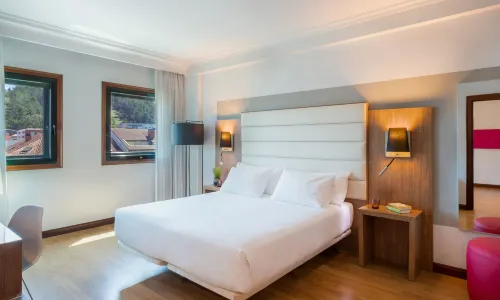 Hotel Santiago Plaza Affiliated by Meliá