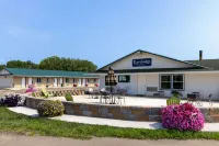 Travelodge by Wyndham Spirit Lake/Okoboji - Motels