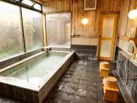 Hakone Onsen Yuyado Yamanoshou - bañera