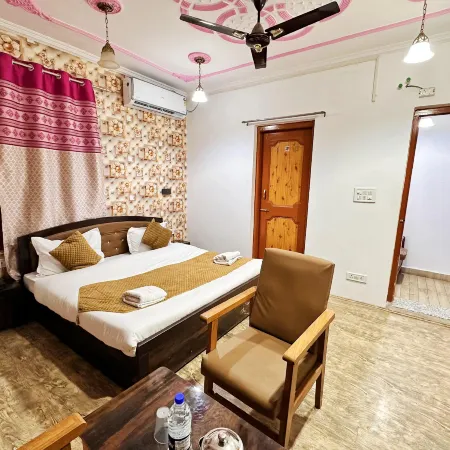 Roseline Inn