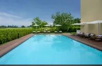 Leonardo Hotel Lago di Garda – Wellness and Spa - piscina
