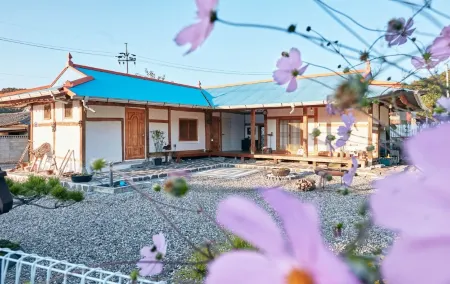 Yangpyeong Pilwoo Jaetteulan Pension Отели рядом со станцией Yongmun Station