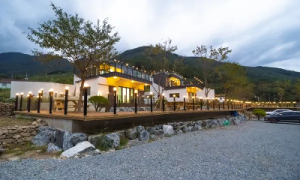 Miryang Azure Kids Pool Villa Hotels near Pyochungsa