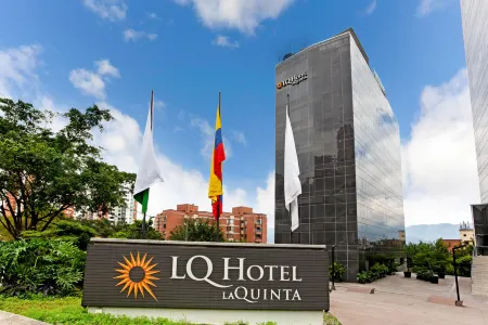 La Quinta by Wyndham Medellin Отели в г. Медельин