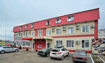1 Hotel