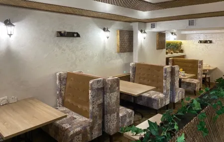 Petrovskiy Hotel Отели в г. Каменск-Шахтинский