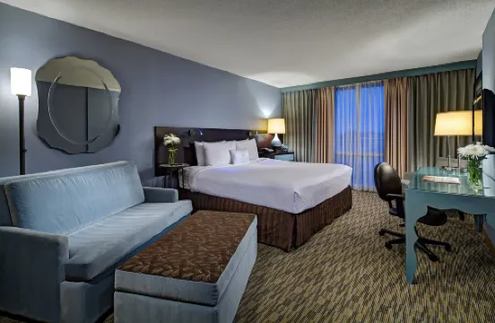 Crowne Plaza CHICAGO OHARE HOTEL & CONF CTR by IHG Hotels in Rosemont