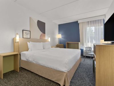 Spark by Hilton Grand Prairie