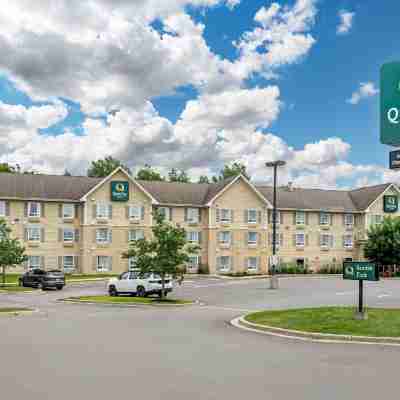 Quality Inn Airport Hotel Exterior
