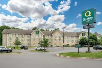 Quality Inn Airport Hôtels à proximité de l'Aéroport international Roméo-LeBlanc