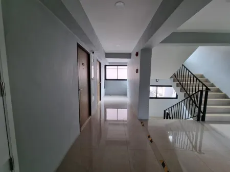 Tiara Place Отели рядом с достопримечательностью «Phranakhon Rajabhat University»