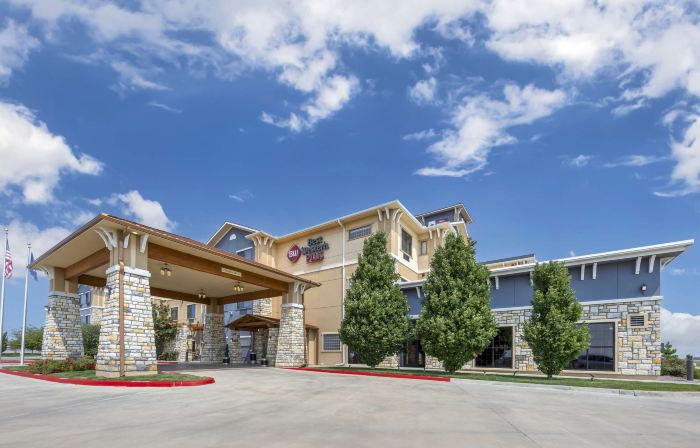 Best Western Plus Emerald Inn  Suites