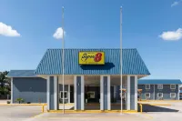 Super 8 by Wyndham Buffalo Các khách sạn ở Buffalo