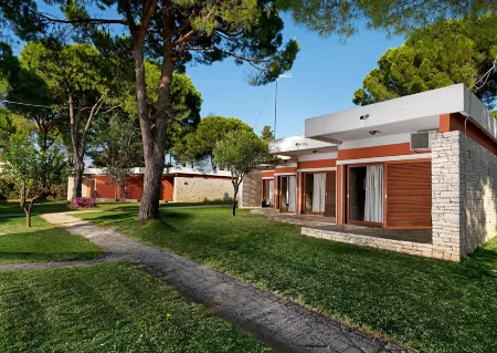 Porto Rio Hotel Отели в г. Simpolitia