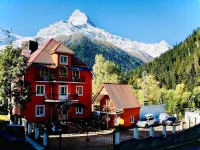 Hotel Kapriz فنادق في دومباي