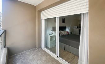 Modern Studio with Amenities in the Heart of the City -U16