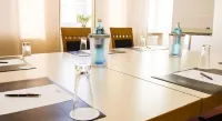 Hotel am Rhein Отели в г. Весселинг