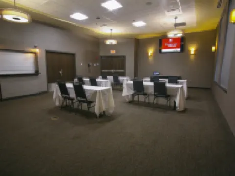 DoubleTree by Hilton Bemidji Hotels in Bemidji