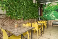 RedDoorz at Tara Homestay Palembang فنادق في Ilir Timur II