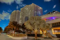 W Fort Lauderdale Hotel in zona YAA ArtHouse