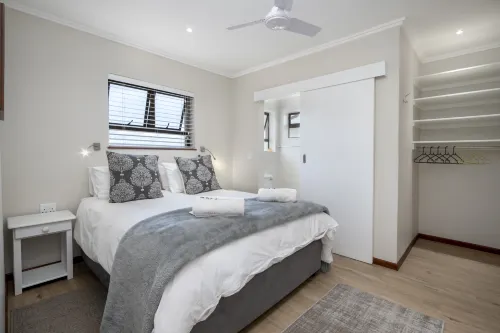 Steenbok House Self Catering Apartment