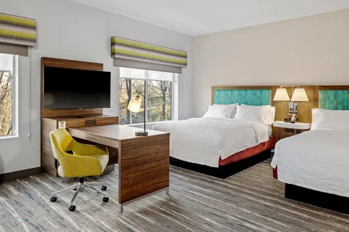 Hampton Inn  Suites by Hilton Cincinnati West
