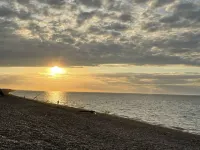 Peaceful setting within walking distance of coast and local pub.  Dog friendly. Hotels in Holt