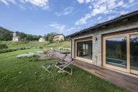 Villa with infinity pool, Spa,private garden, patio, barbecue,Monviso Unesco area.