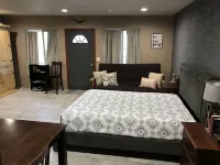 Mountain View’s.  Stunning Sunset’s. Outdoor Activities.  Minutes From Downtown.