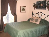 Rustique Cabin at Briarcreek Farm, Downstairs Only,  Sleeps 4