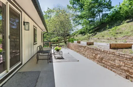 Modern Treetop House 10 min to downtown Asheville!