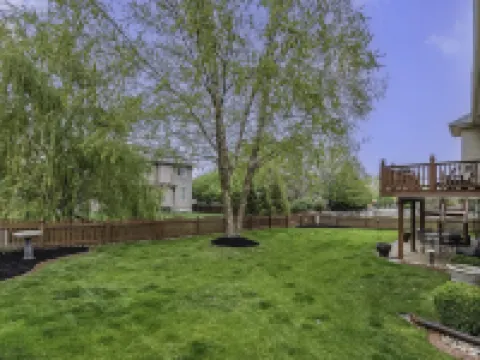 Large Cozy Retreat in West Omaha, Family Friendly with Game Rec Room! Hoteles en Distrito electoral de Millard